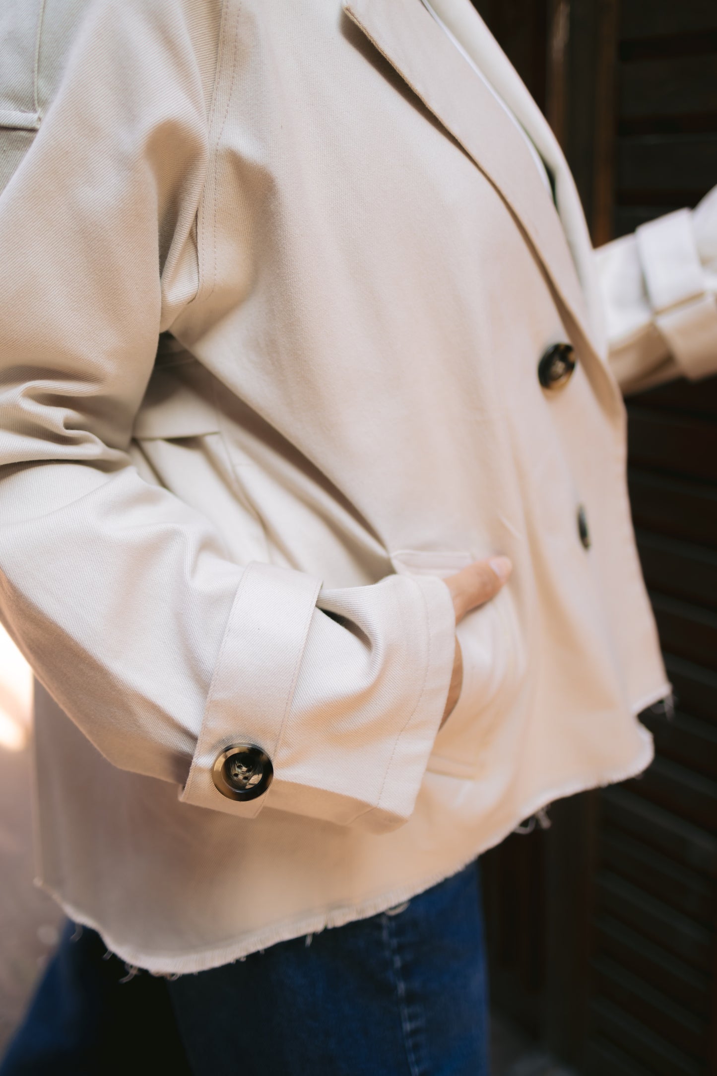 Cropped trench jacket - beige